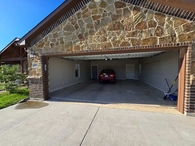Building Photo - 3250 Springfield Rd