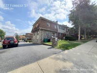 Building Photo - 3 Bedroom / 1 Bathroom Townhouse in Founta...