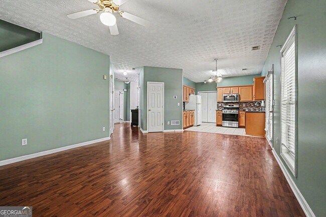 Building Photo - 375 Clairidge Ln SW