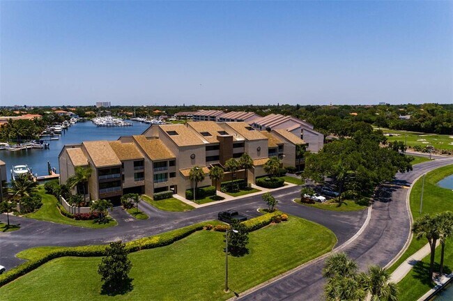 Building Photo - 2775 Kipps Colony Dr S