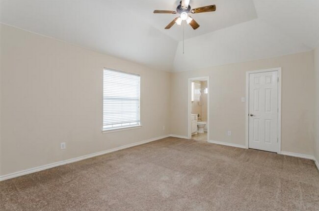 Building Photo - 107 Pinedale Dr