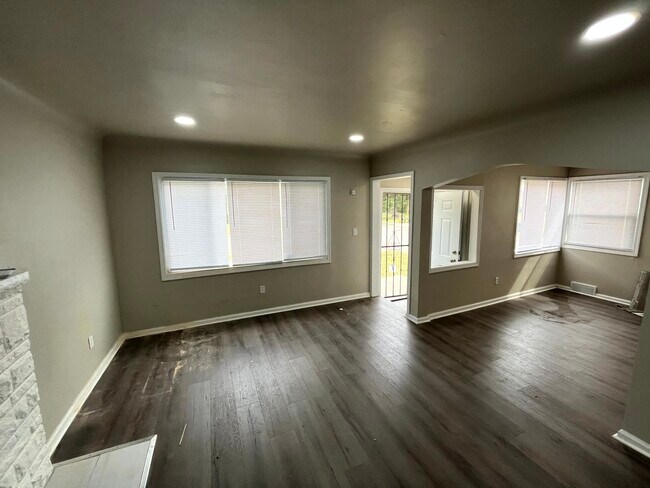 Building Photo - 18903 Freeland St