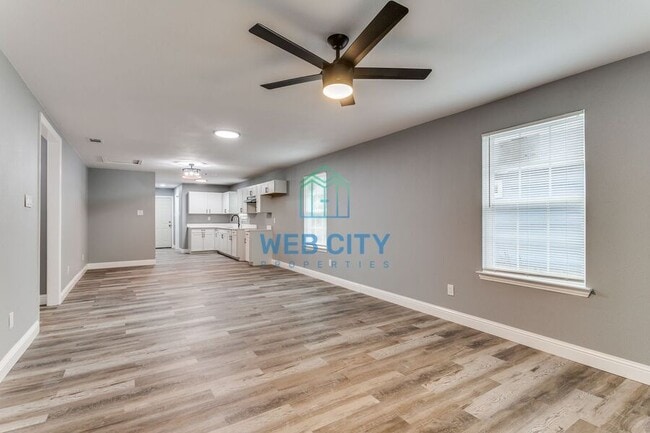Building Photo - 2314 Dathe St