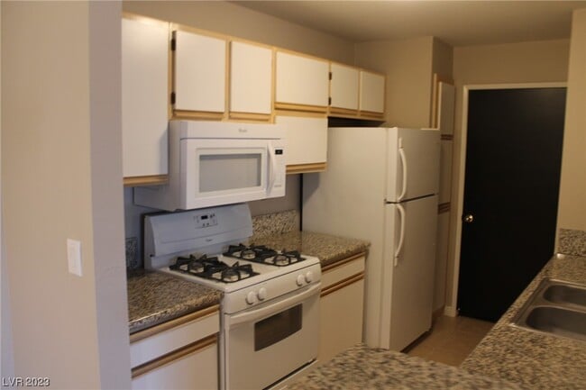Building Photo - 2200 S Fort Apache Rd