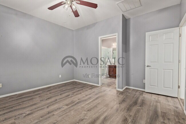 Building Photo - 2327 N Pecos Dr