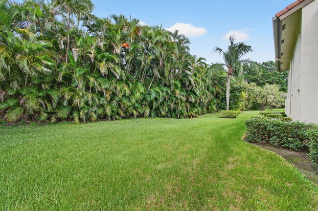 Building Photo - 5945 Parkwalk Dr