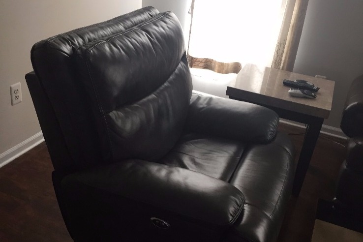 Movie theater recliner - 6989 Earlston Dr