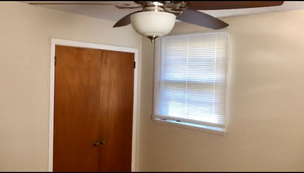 Back bedroom - 2303 Bradley St