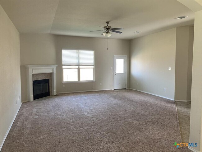 Building Photo - 1218 Iron Glen Dr