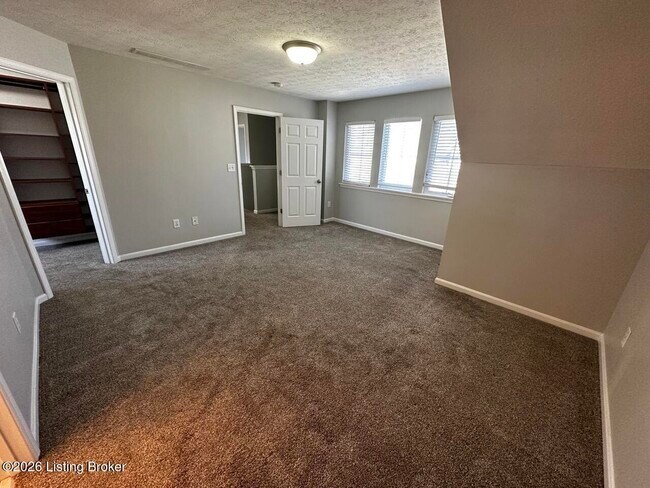 Building Photo - 402 Clare Ln