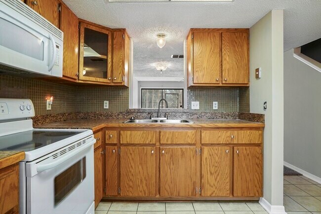 Building Photo - 3517 Peeler Rd