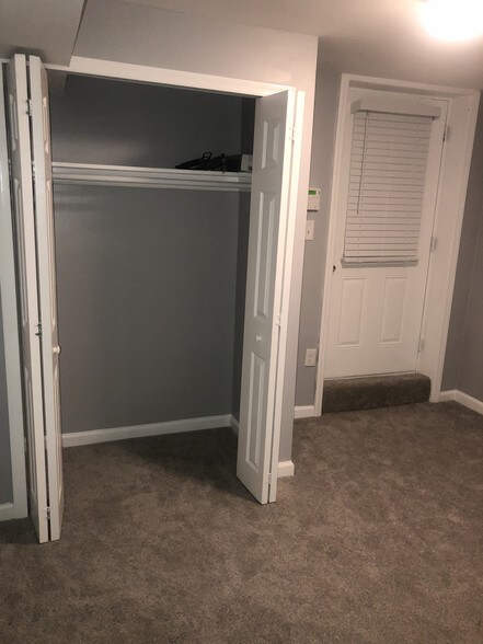 Building Photo - 2317 Glenmore Terrace