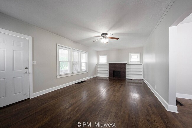 Building Photo - 1529 E Ohio St