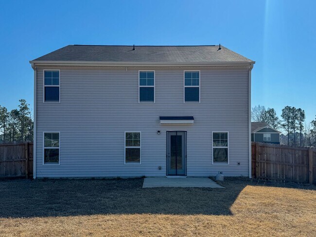 Building Photo - Spacious 4 Bed 2.5 Bath Home with Flex Rooms