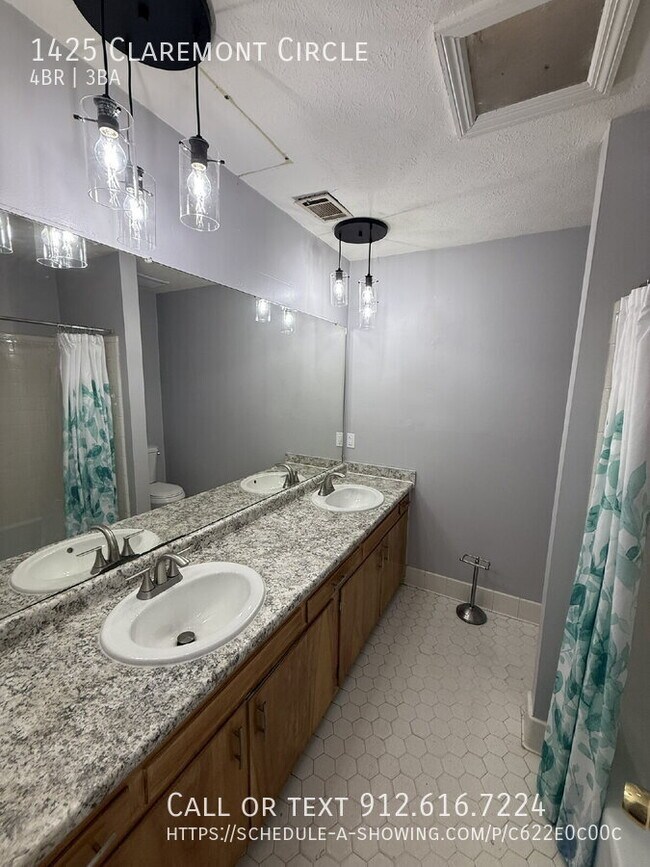 Building Photo - 1425 Claremont Cir