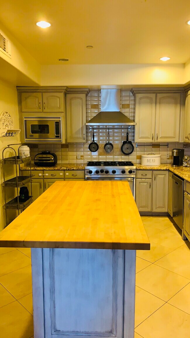 Building Photo - 12026 Rhode Island Ave