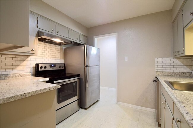 Building Photo - 5936 Cherry Loop