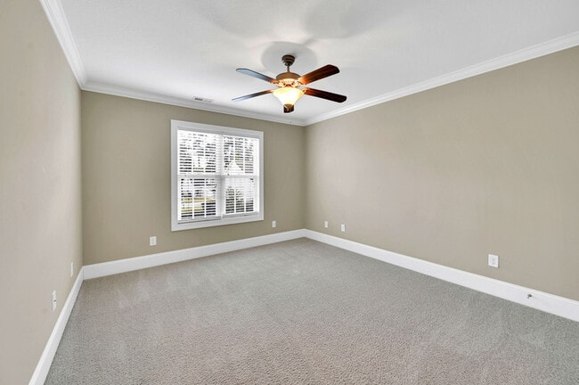 Building Photo - 2401 Dovedale Ct