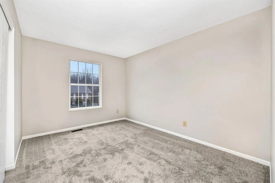 Building Photo - 915 Venetian Ter