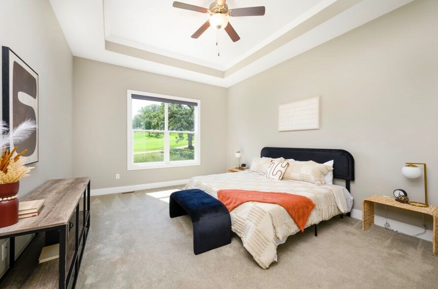 Master bedroom with beautiful views of golf course - 1616 Park Ave
