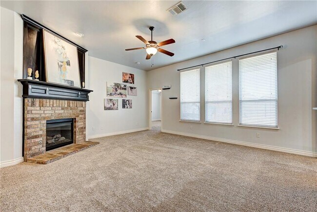 Building Photo - 2405 SW 137th St