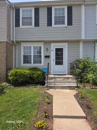 Building Photo - 27 N Pendleton Ct