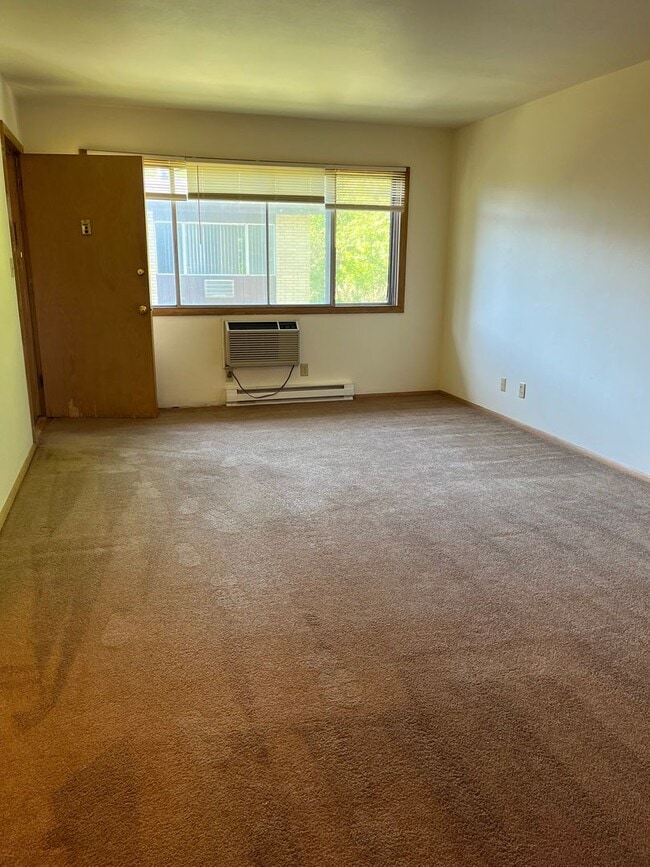 Building Photo - Cozy 1 Bedroom Apartment