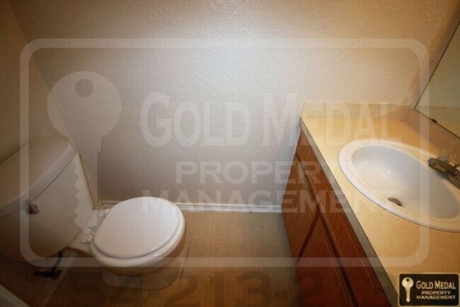 Building Photo - 4500 Sylvia Dr