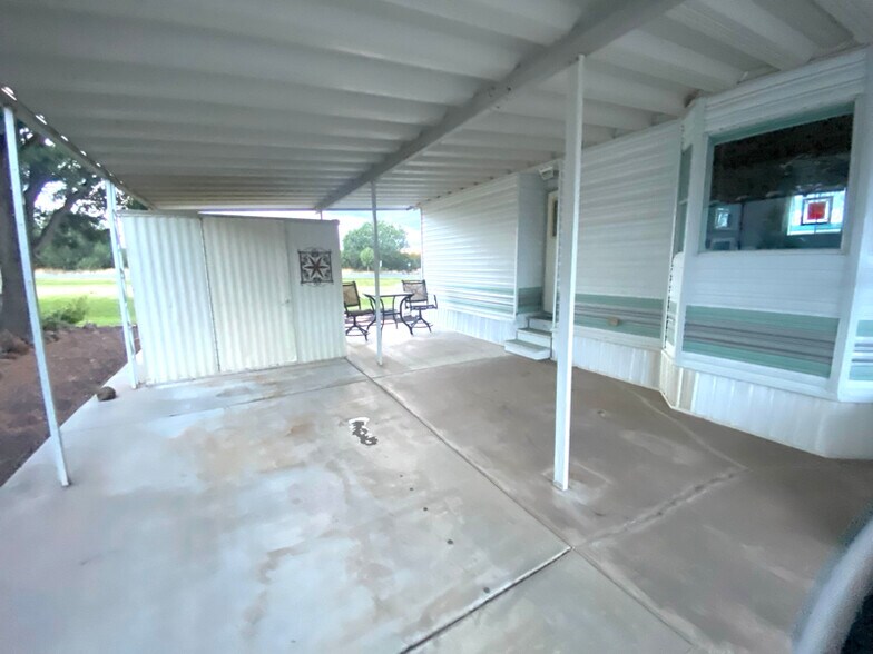 Building Photo - 1916 Foxtrot Ln