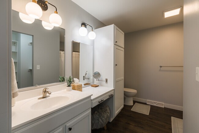 Building Photo - 3062 Barrington Pl