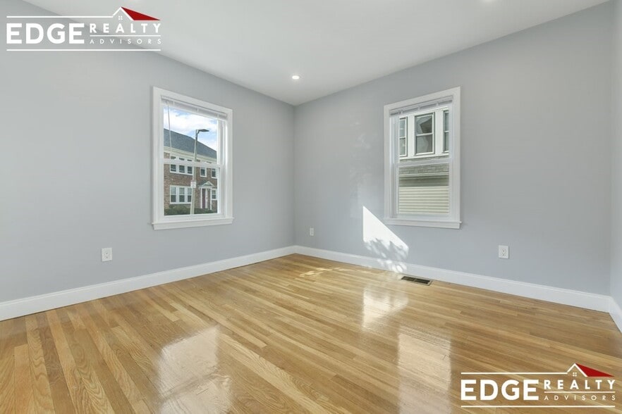 Building Photo - 60 Lane Park