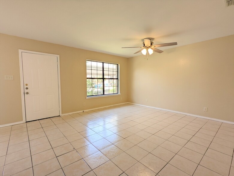 Building Photo - 131 Las Palmas St
