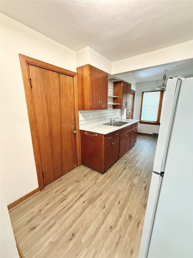 Building Photo - 1308 Caseyville Ave