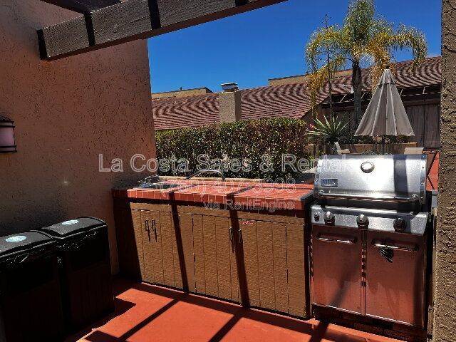 Building Photo - 2204 Plaza De Las Flores Plz