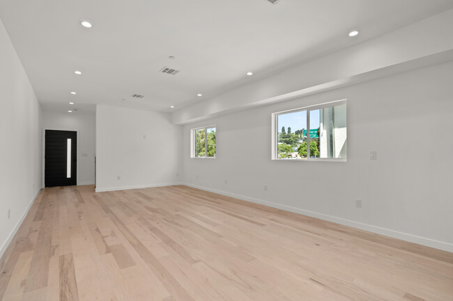 Building Photo - 3564- 3566 Eagle Rock Blvd Los Angeles, CA...