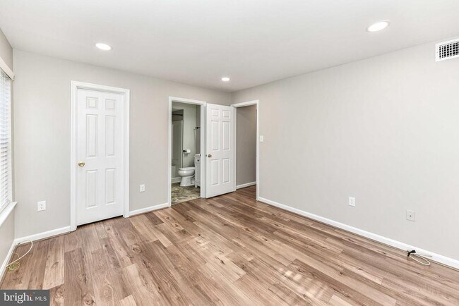 Building Photo - 8616 Shadwell Dr