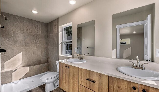 Building Photo - Welcome to the Ridge! 3 Bedroom Home for R...