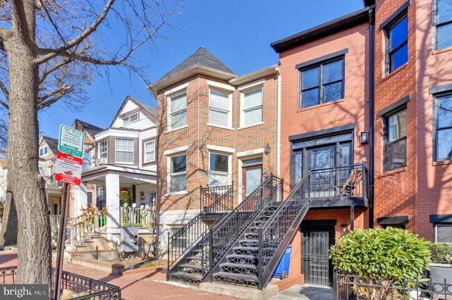 Building Photo - 1915 6th St NW