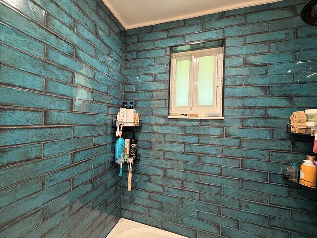 Building Photo - 22990 SW 156th Ave