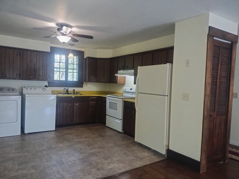 Kitchen - 61 West St