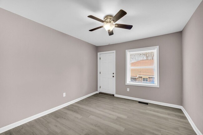 Building Photo - Charming 2BR Duplex in Atlanta