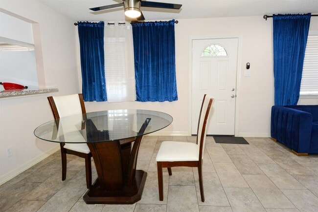 Building Photo - 5632 Birchmont Dr