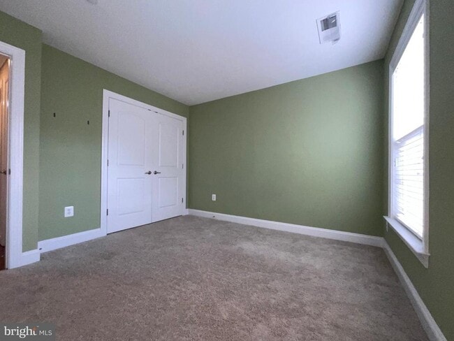 Building Photo - 3911 Chain Bridge Rd