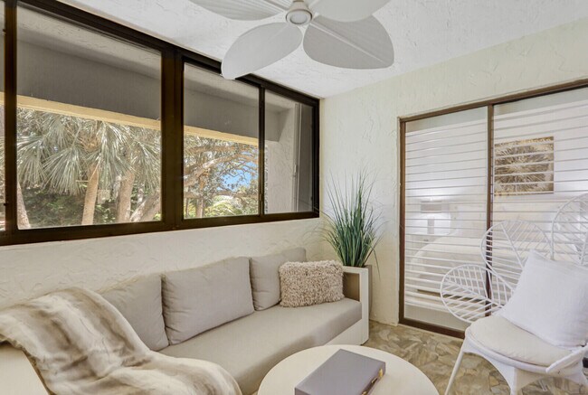 Building Photo - 204 Sea Oats Dr