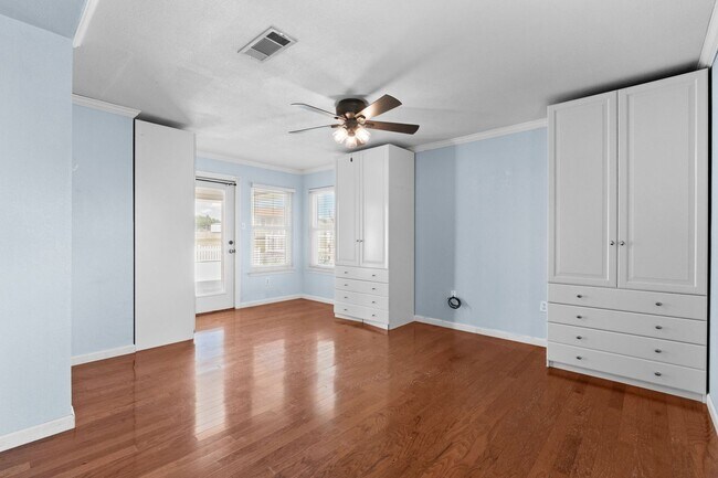 Building Photo - 122 CR - 4936