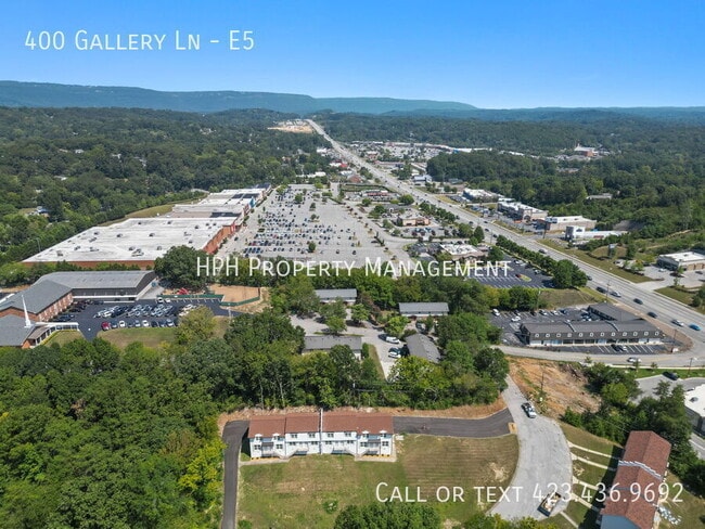 Building Photo - 400 Gallery Ln