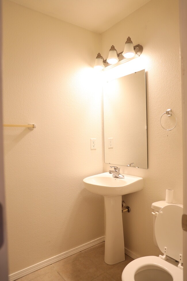Building Photo - 149 Hickory Ridge Dr