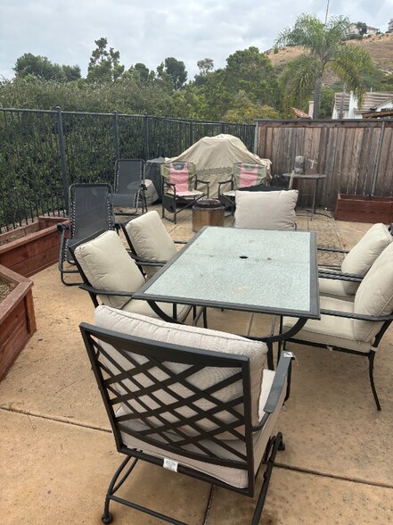 Building Photo - 4760 Sandalwood Way