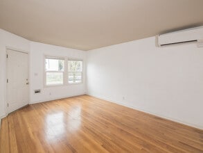 Building Photo - 919 NE Alberta St