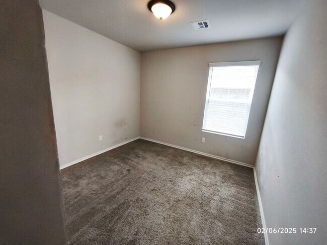 Building Photo - Beautiful 3 Bedroom 2 Bath Home for rent
